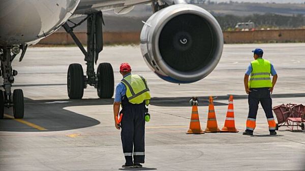 NYT: Титан сомнительного качества попал в построенные самолеты Boeing и Airbus